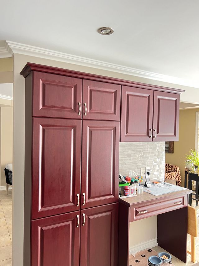 Kitchen before refinishing